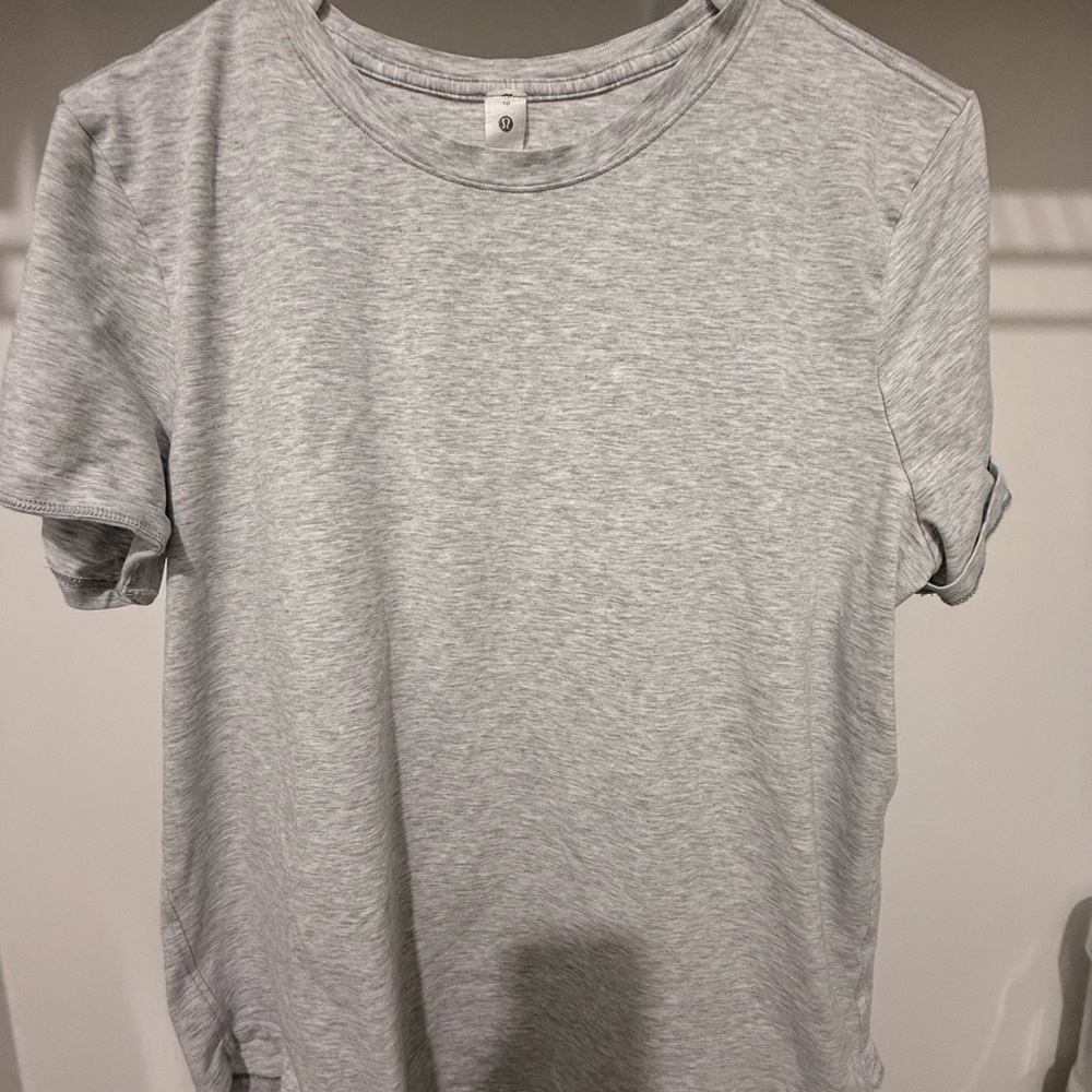 Lululemon Women Classic Gray T-Shirt